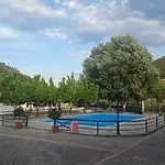 Gefyra Hotel *