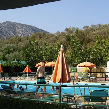 Gefyra فندق Epidaurus