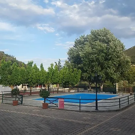Gefyra Hotel *